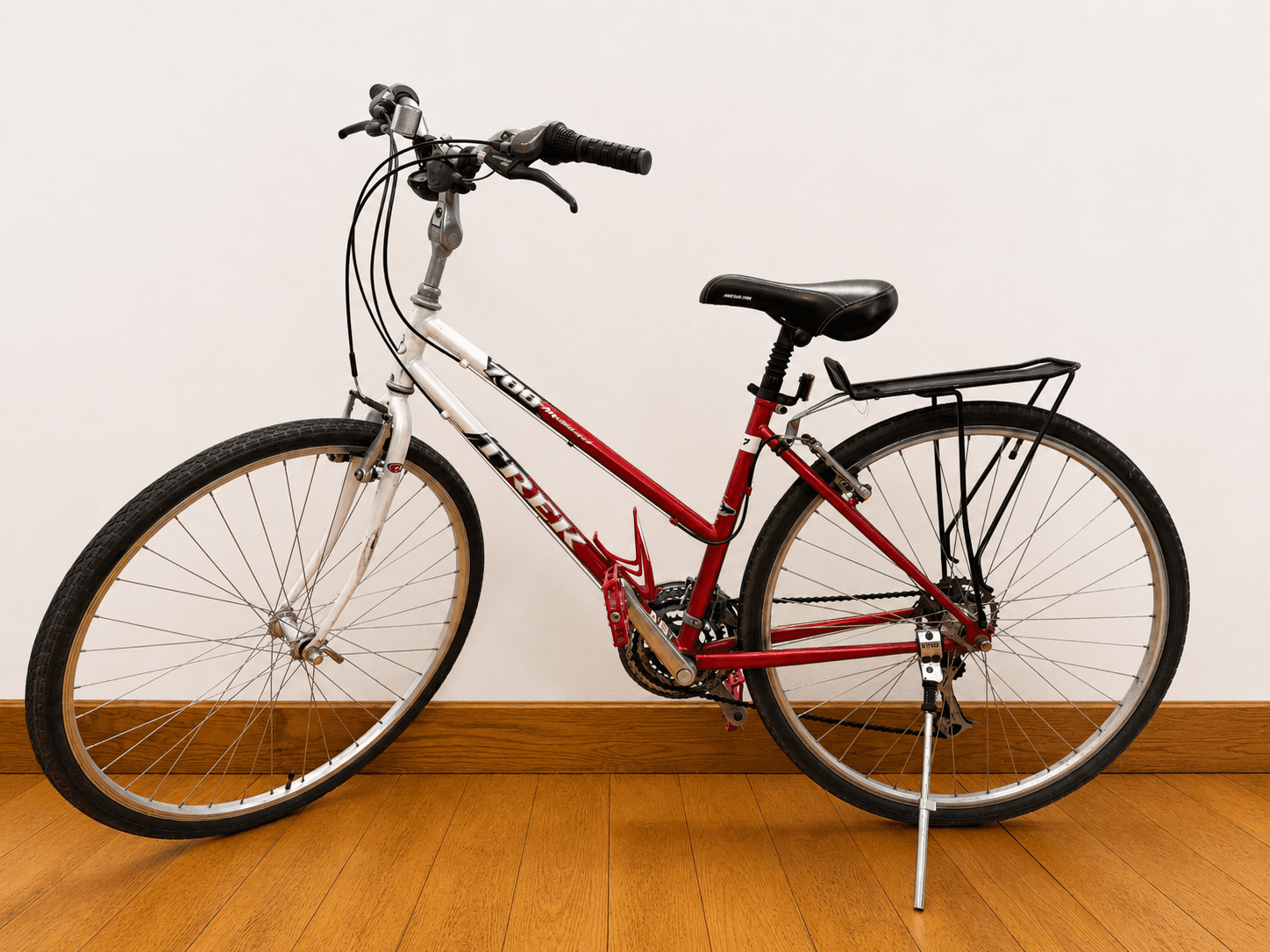 Trek-Hybrid-7 bicycle photo
